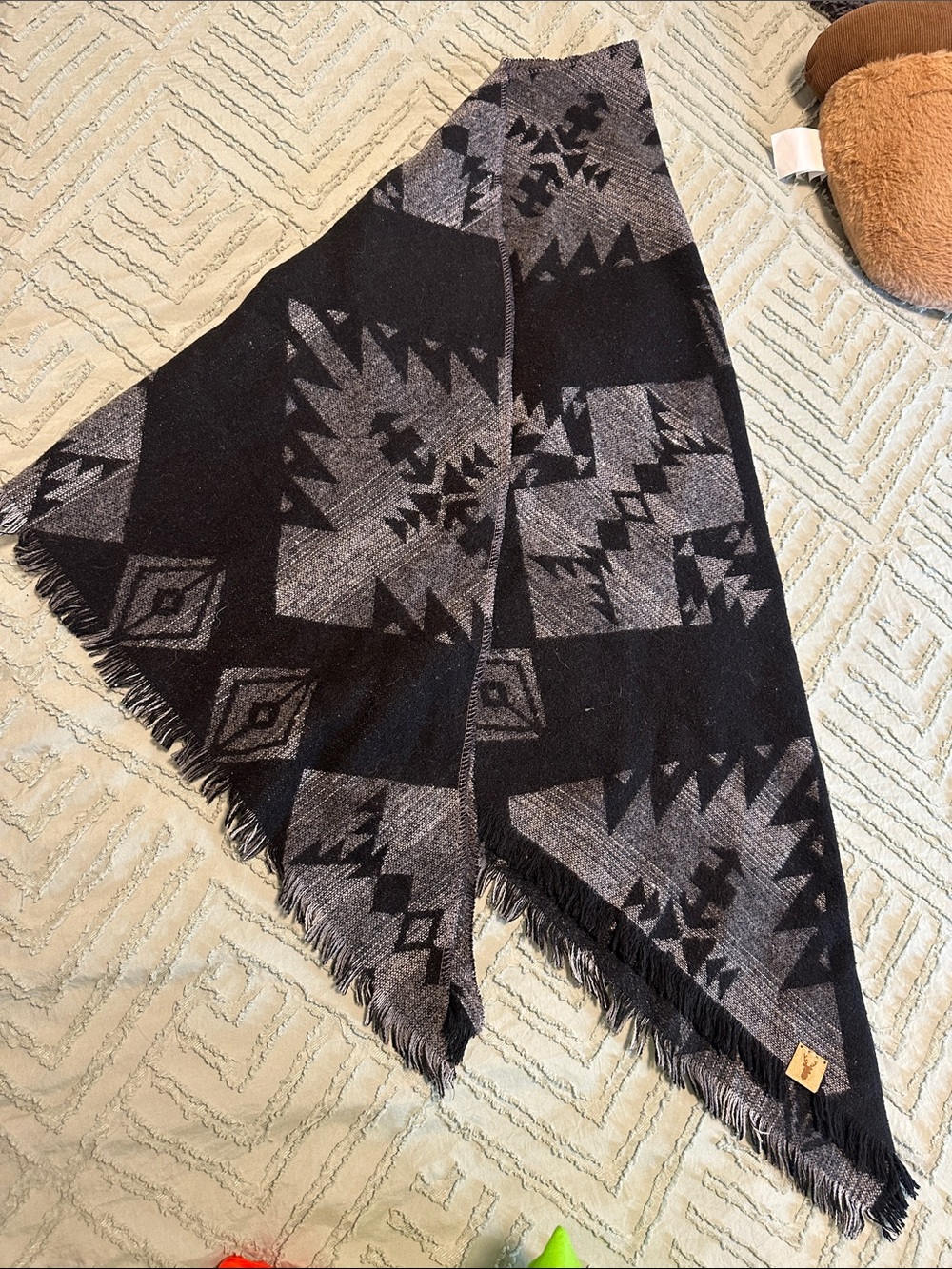Black & Gray Geometric triangle scarf